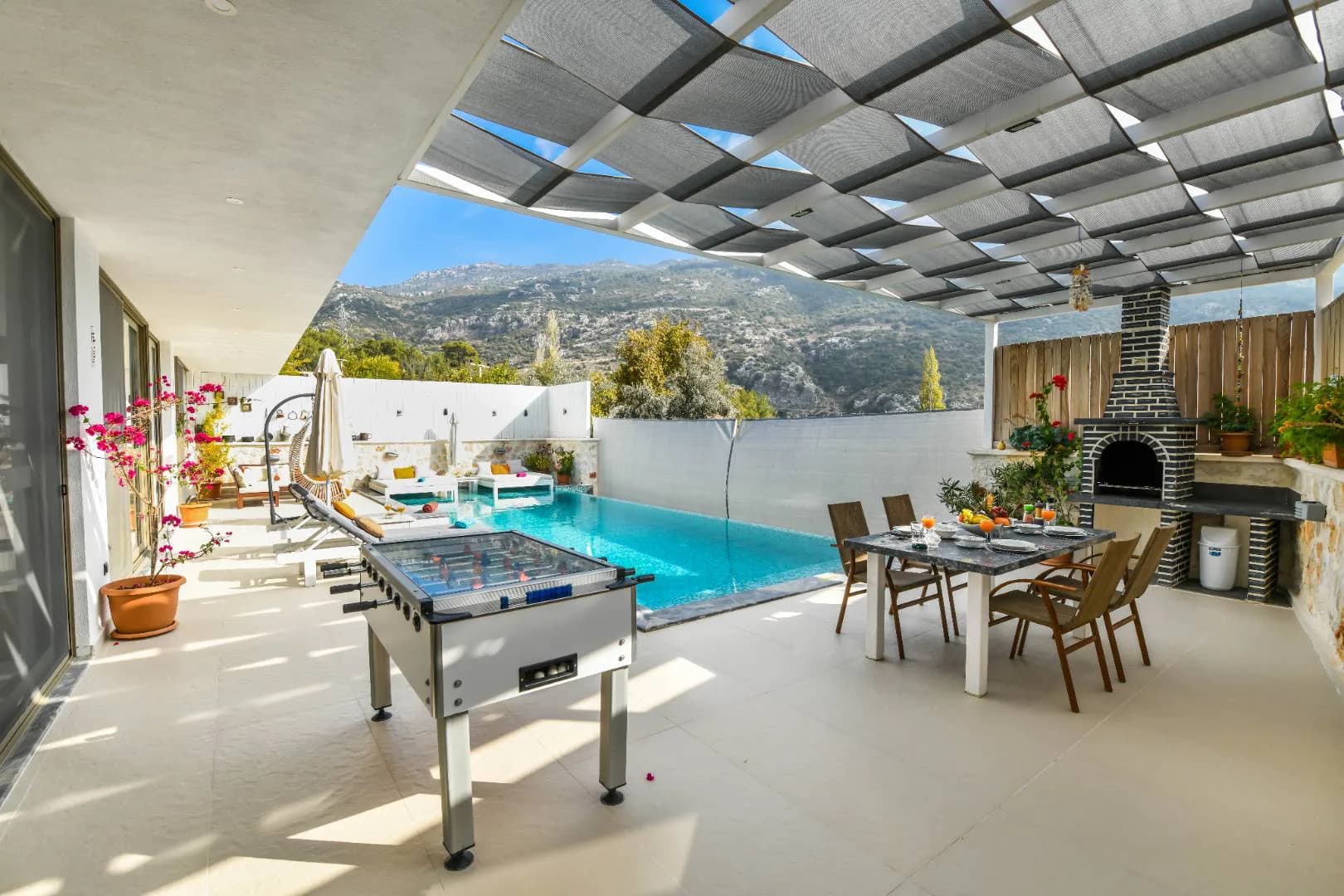 Kaş İslamlar'da Geniş Bahçeli, Özel Havuzlu, Kiralık Villa görsel 3