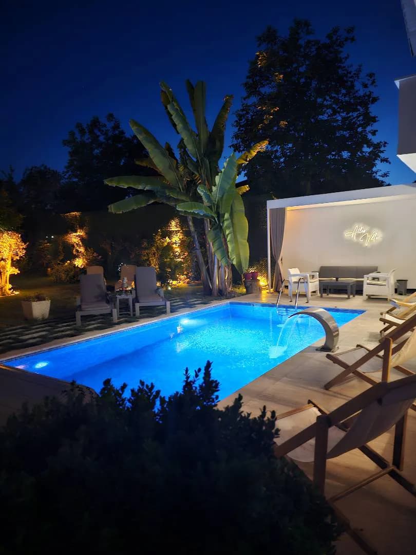 Sapanca Yanık'ta Geniş Bahçeli, Isıtmalı Özel Havuzlu, Lüks Villa görsel 2