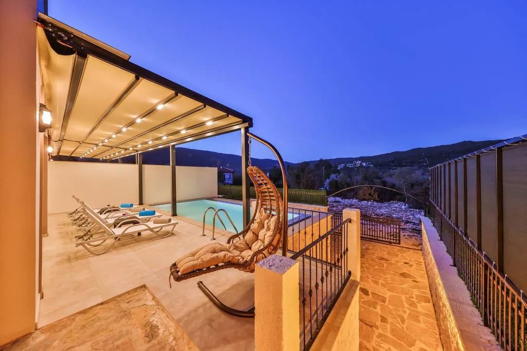 Kaş Andifli'de Balayı Çiftlerine Uygun, Özel Havuzlu, 2+1 Villa görsel 3