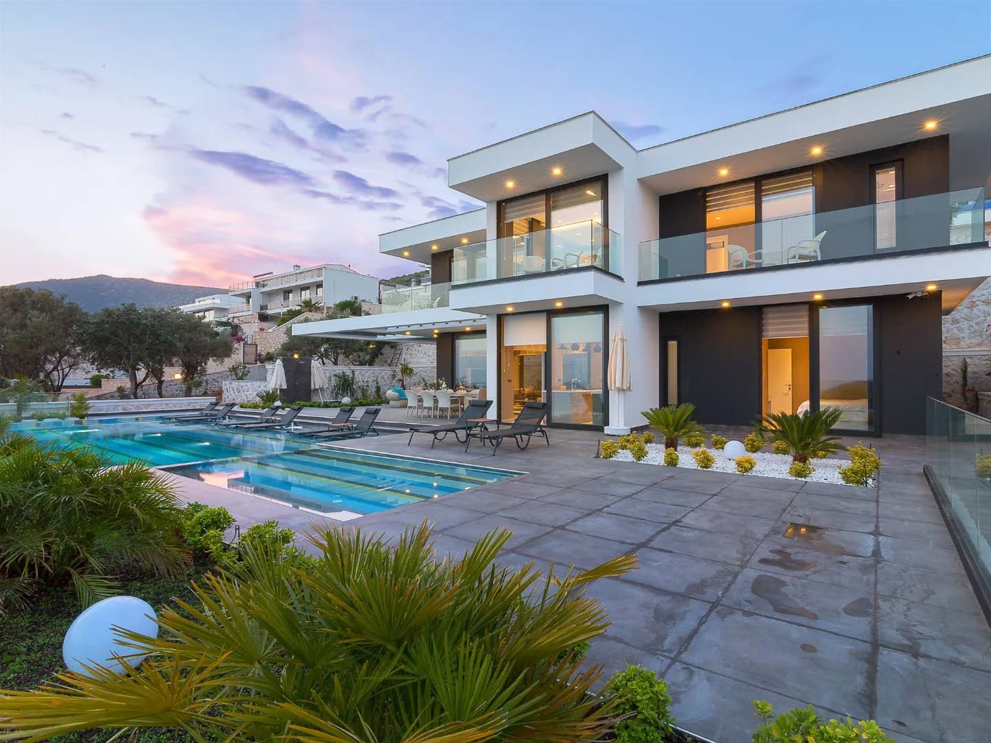 Kaş Kalkan'da Benzersiz Deniz Manzaralı, Özel Havuzlu, İhtişamlı Villa görsel 3