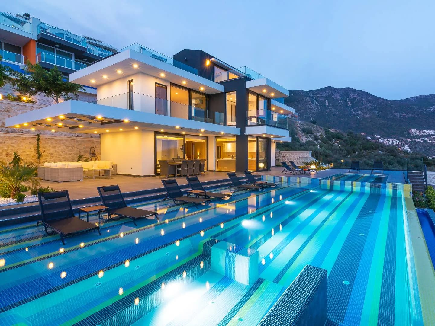 Kaş Kalkan'da Benzersiz Deniz Manzaralı, Özel Havuzlu, İhtişamlı Villa görsel 1