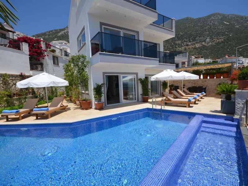 Kaş Kalkan'da Modern Tasarımlı, Özel Havuzlu, Balayı Villası görsel 1