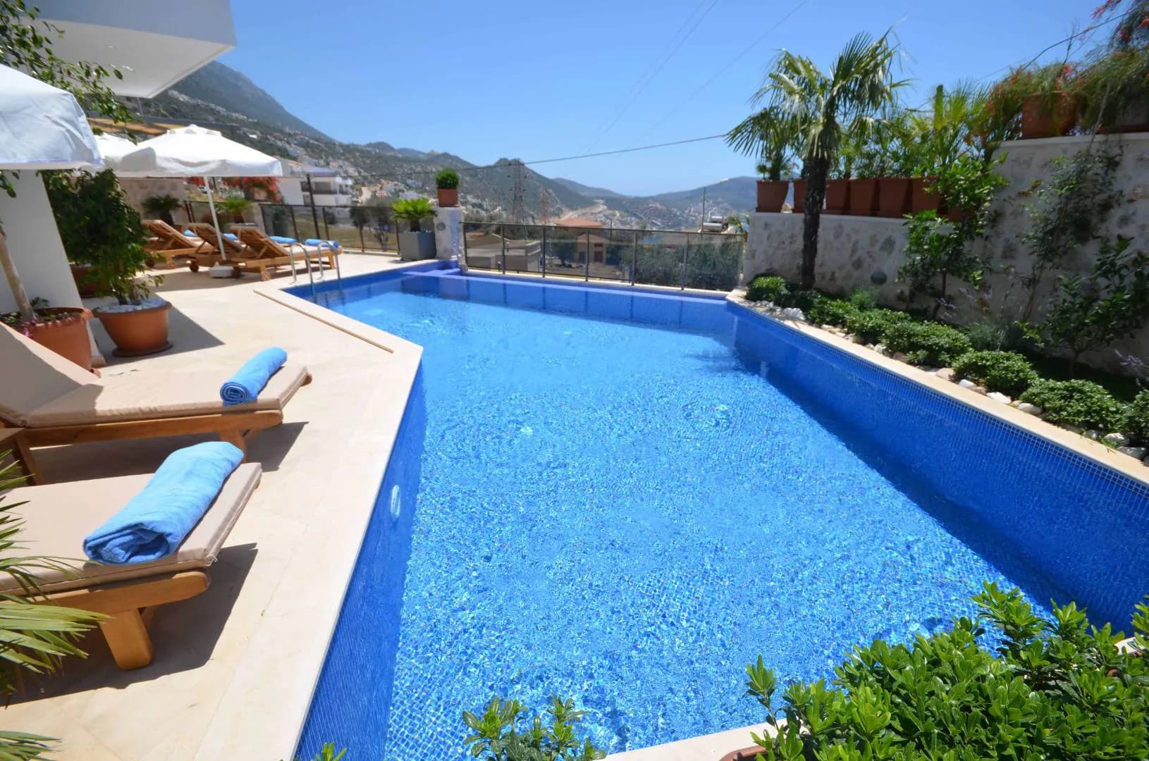Kaş Kalkan'da Modern Tasarımlı, Özel Havuzlu, Balayı Villası görsel 2