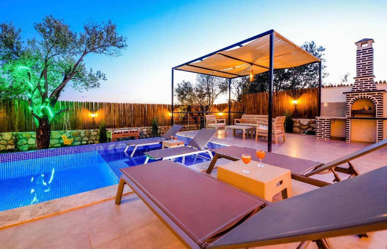 Kaş Çavdır'da Çocuk Oyun Alanlı, Özel Havuzlu, Korunaklı Villa görsel 2