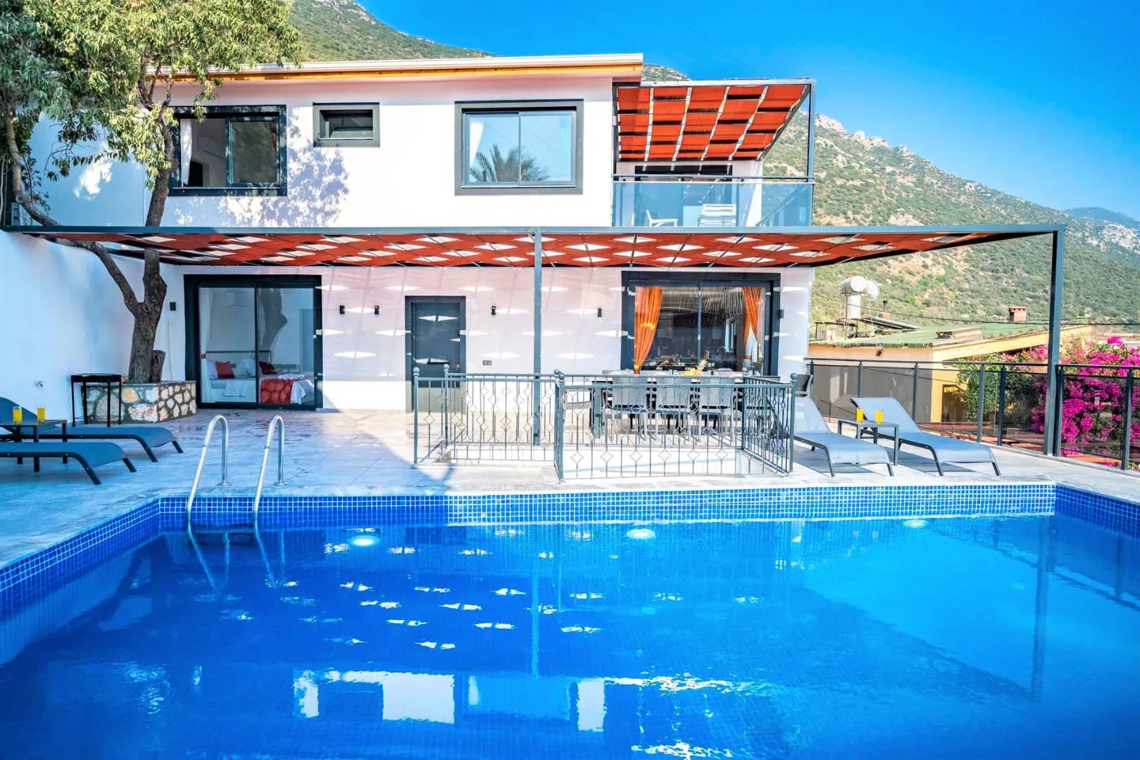 Kalkan Akbel'de Merkeze Yakın, Özel Havuzlu, Deniz Manzaralı Villa görsel 1