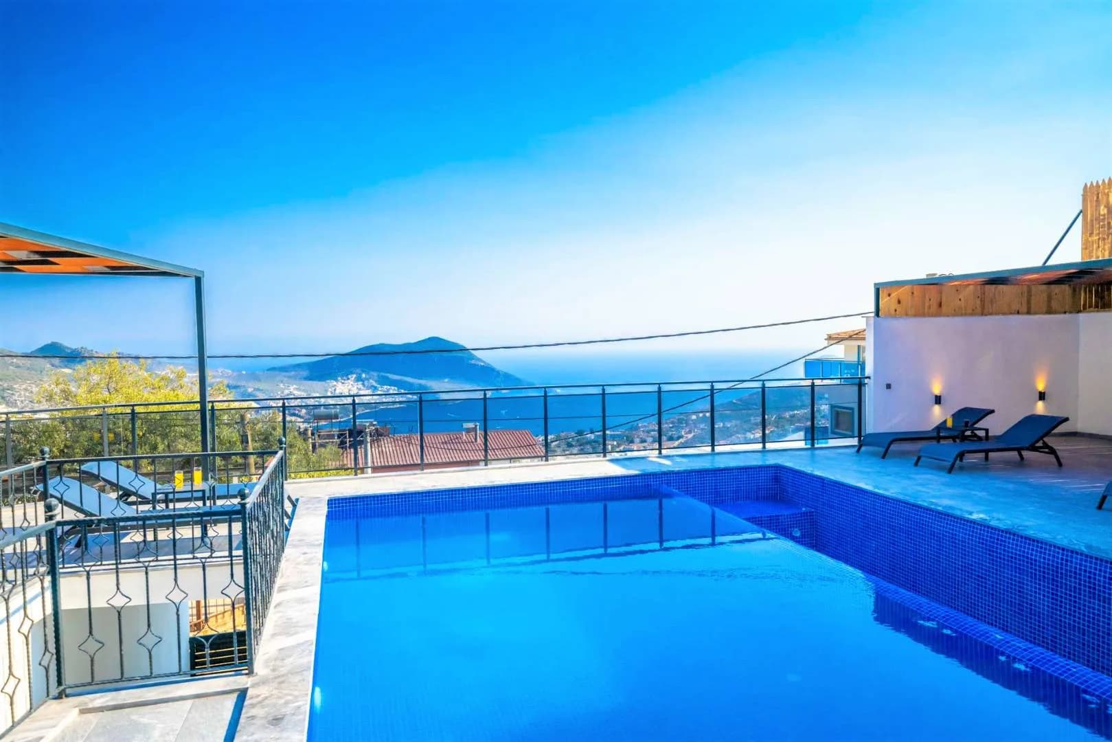 Kalkan Akbel'de Merkeze Yakın, Özel Havuzlu, Deniz Manzaralı Villa görsel 2