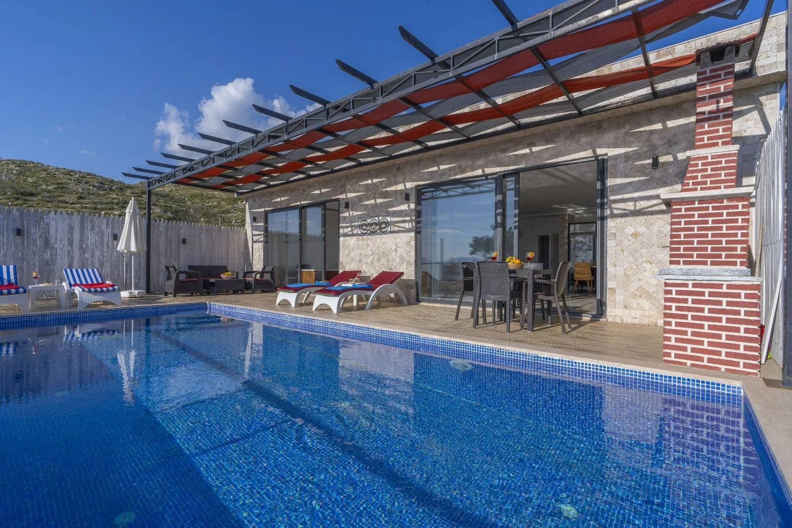 Kaş Üzümlü'de Muhteşem Doğada, Özel Havuzlu, Sinema Odalı Villa görsel 1