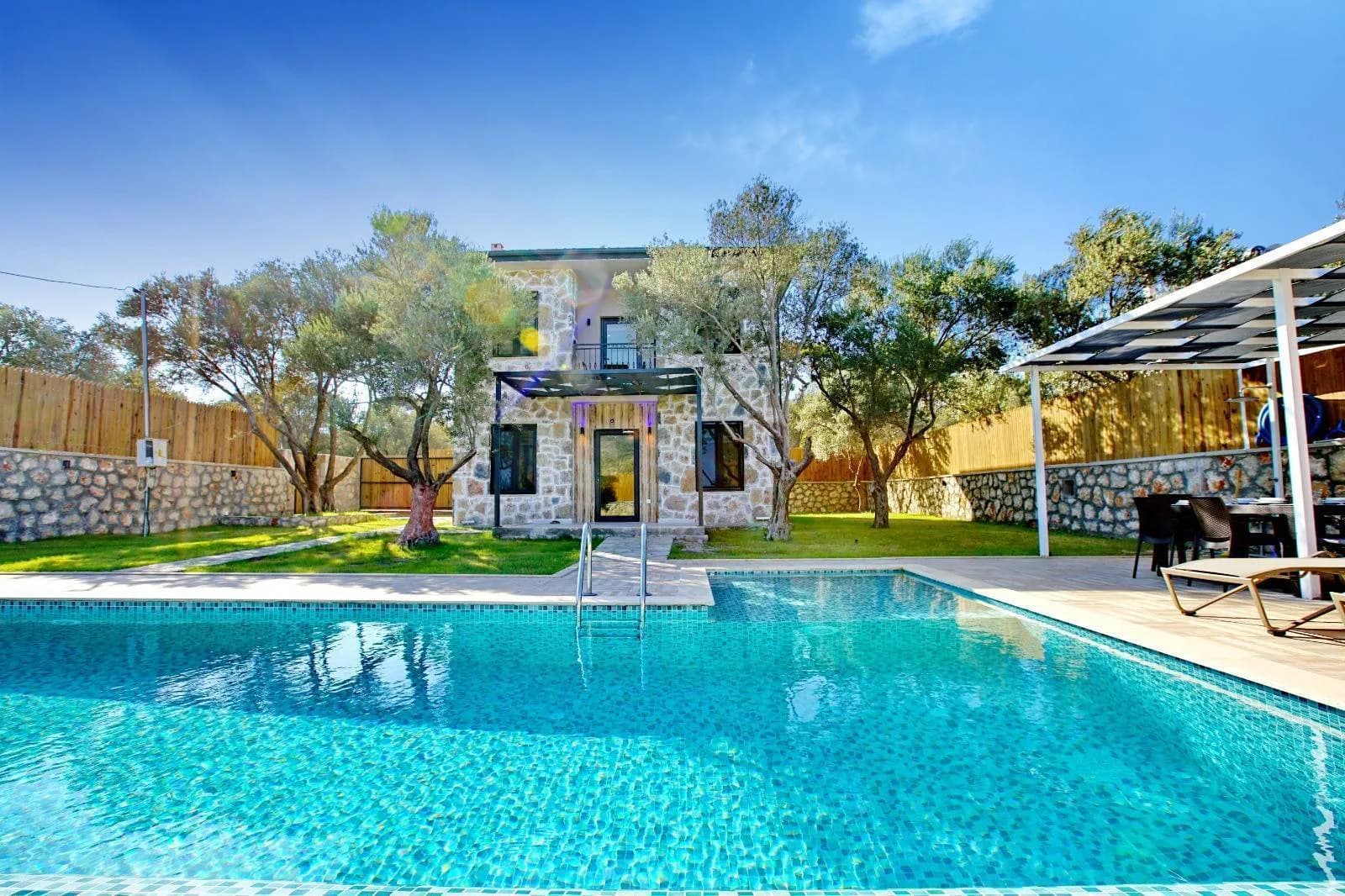 Kaş Patara'da Denize Yakın, Geniş Bahçeli, Özel Havuzlu, Taş Villa görsel 1