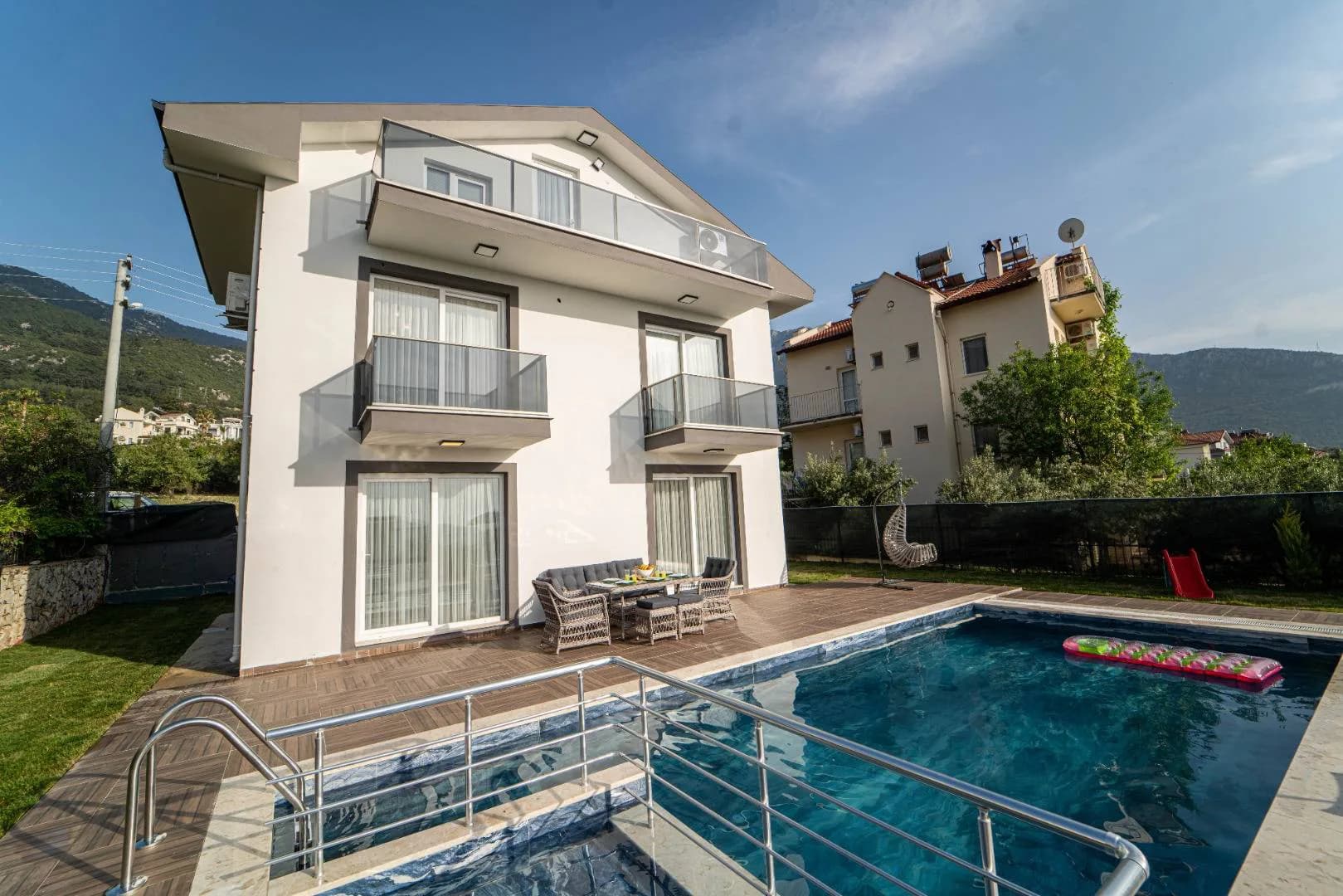 Fethiye'de Ölüdeniz'de Merkezi Konumda, Çocuk Havuzlu, Modern Villa görsel 2