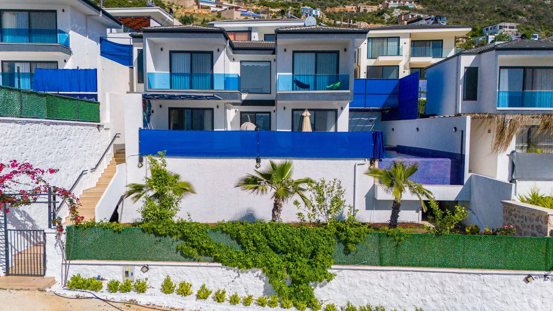 Kaş Yeşilköy'de Modern Tasarımlı, Özel Havuzlu, Jakuzili, Lüks Villa görsel 1