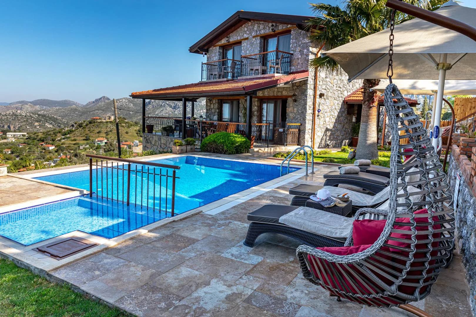 Marmaris Söğüt'de Enfes Deniz Manzaralı, Özel Havuzlu, Lüks Villa görsel 1