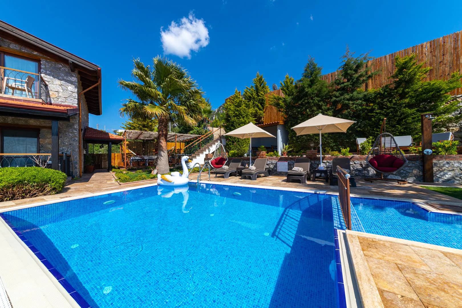 Marmaris Söğüt'de Enfes Deniz Manzaralı, Özel Havuzlu, Lüks Villa görsel 2