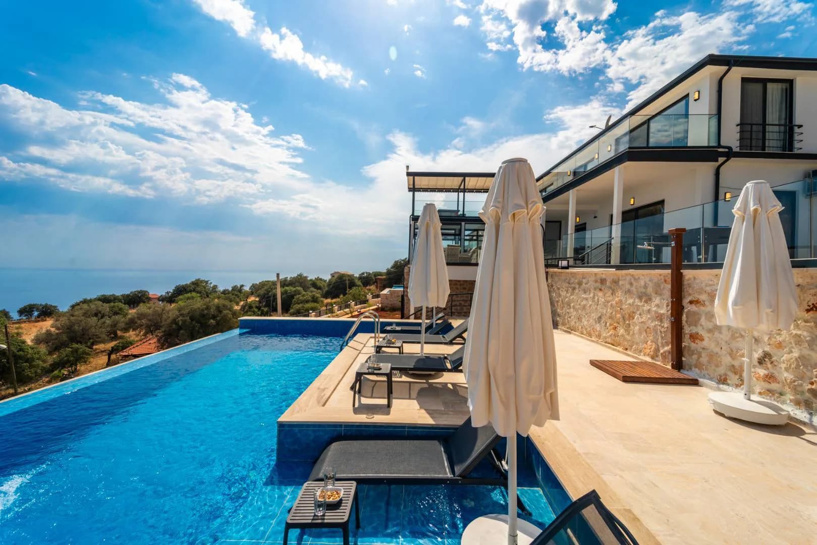 Kaş Gökçeören'de Enfes Deniz Manzaralı, Özel Havuzlu, Kiralık Villa görsel 3