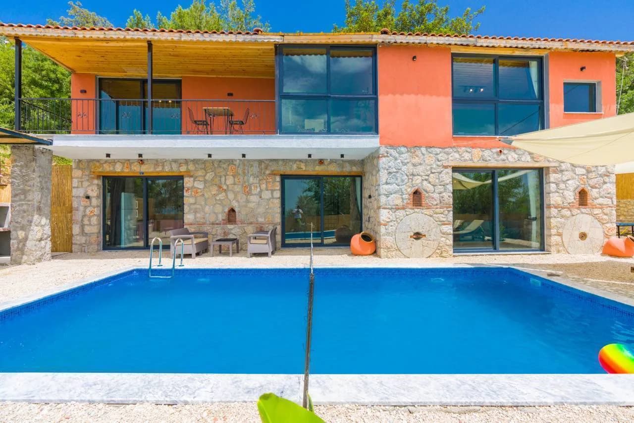Kaş Üzümlü'de Çekirdek Ailelere Uygun, Özel Havuzlu, Modern Villa görsel 3
