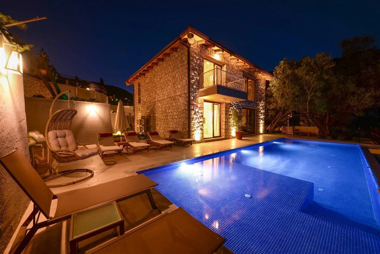 Kaş İslamlar'da Muhteşem Doğa Manzaralı, Özel Havuzlu, Taş Villa görsel 1