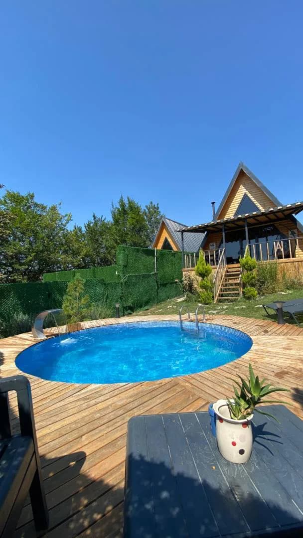 Sapanca Ünlüce'de Elverişli Konumda, Isıtmalı Havuzlu, Lüks Bungalov görsel 3