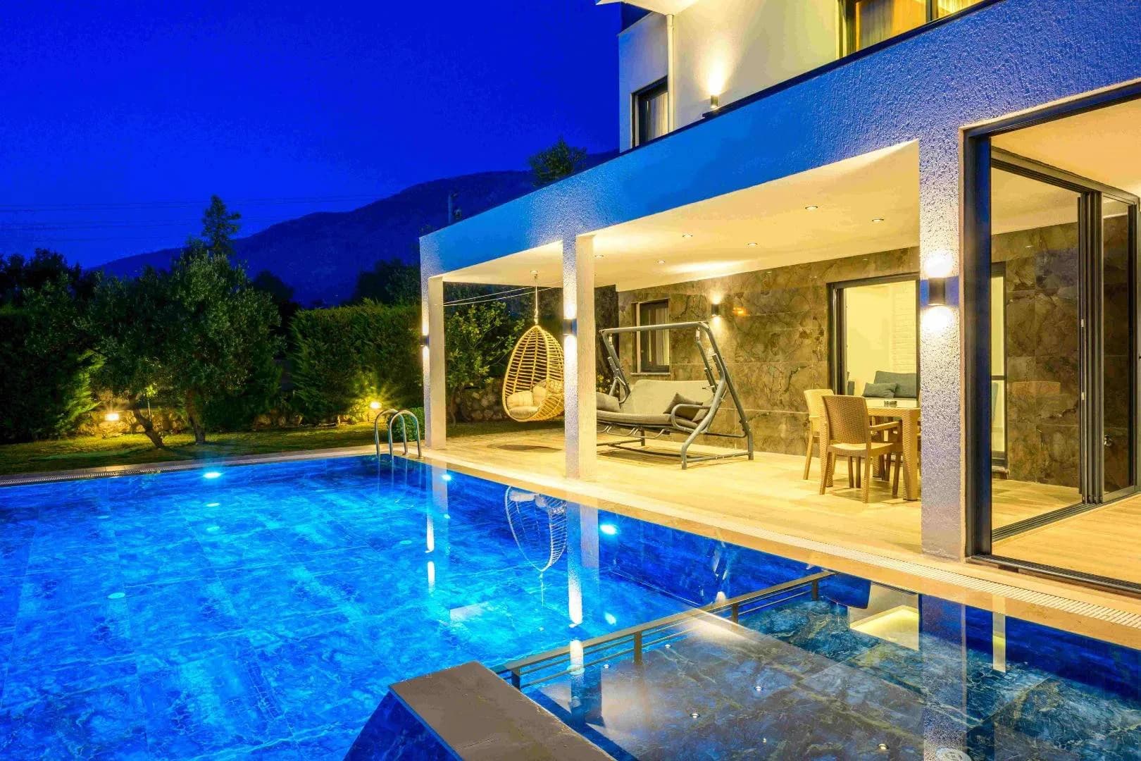 Fethiye Ölüdeniz'de Geniş Ailelere Uygun, Özel Havuzlu, Jakuzili Villa görsel 3