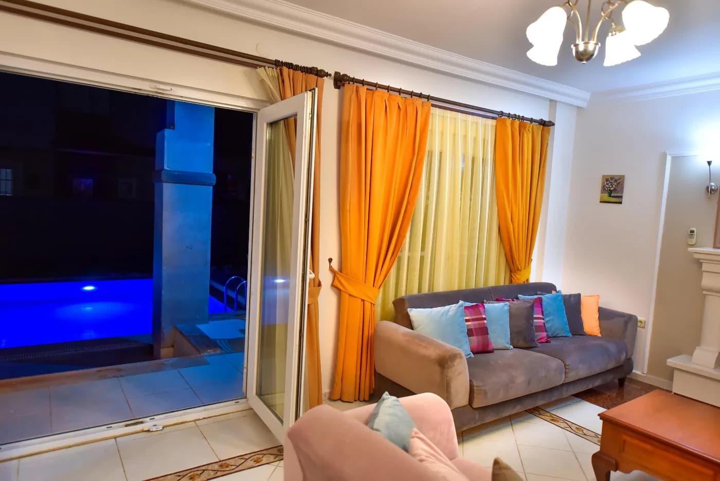 Fethiye Foça'da Modern Tasarımlı, Özel Havuzlu, Konforlu Villa görsel 3