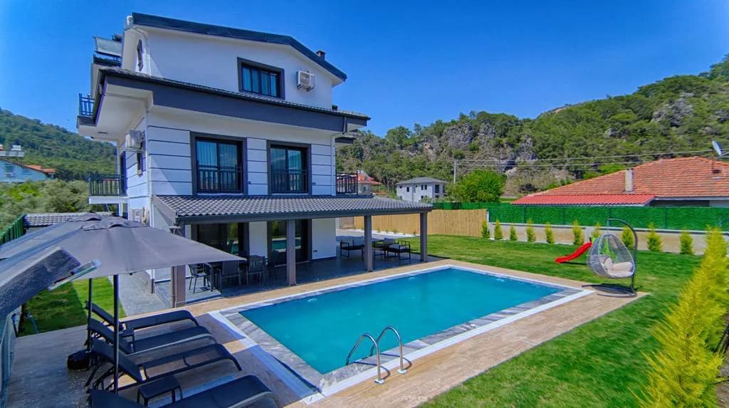Fethiye İnlice'de Geniş Bahçeli, Özel Havuzlu, 5+1 Kiralık Villa görsel 1