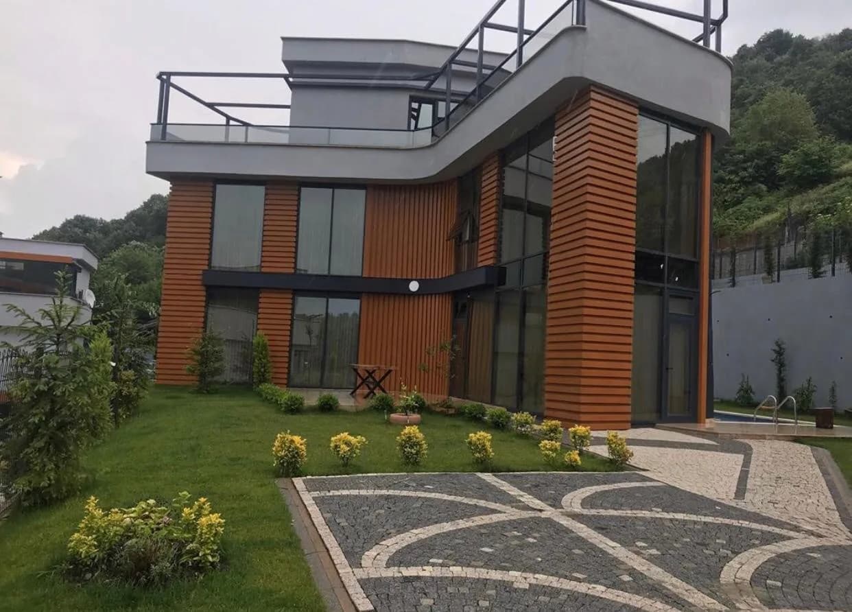 Sapanca'da Göl Manzaralı, Özel Havuzlu, Bahçeli Villa görsel 1