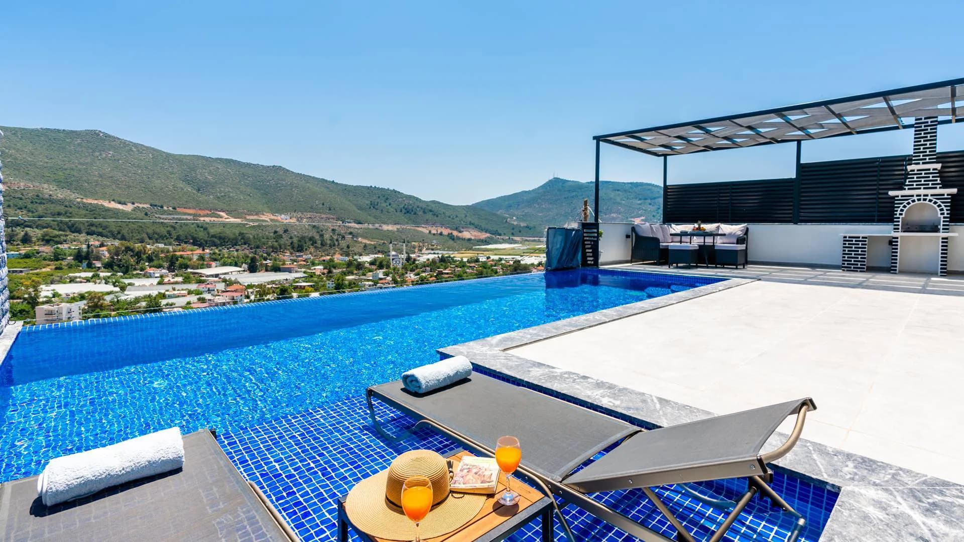 Kalkan Yeşilköy'de Doğa ile İç İçe, Özel Havuzlu, Lüks Kiralık Villa görsel 2