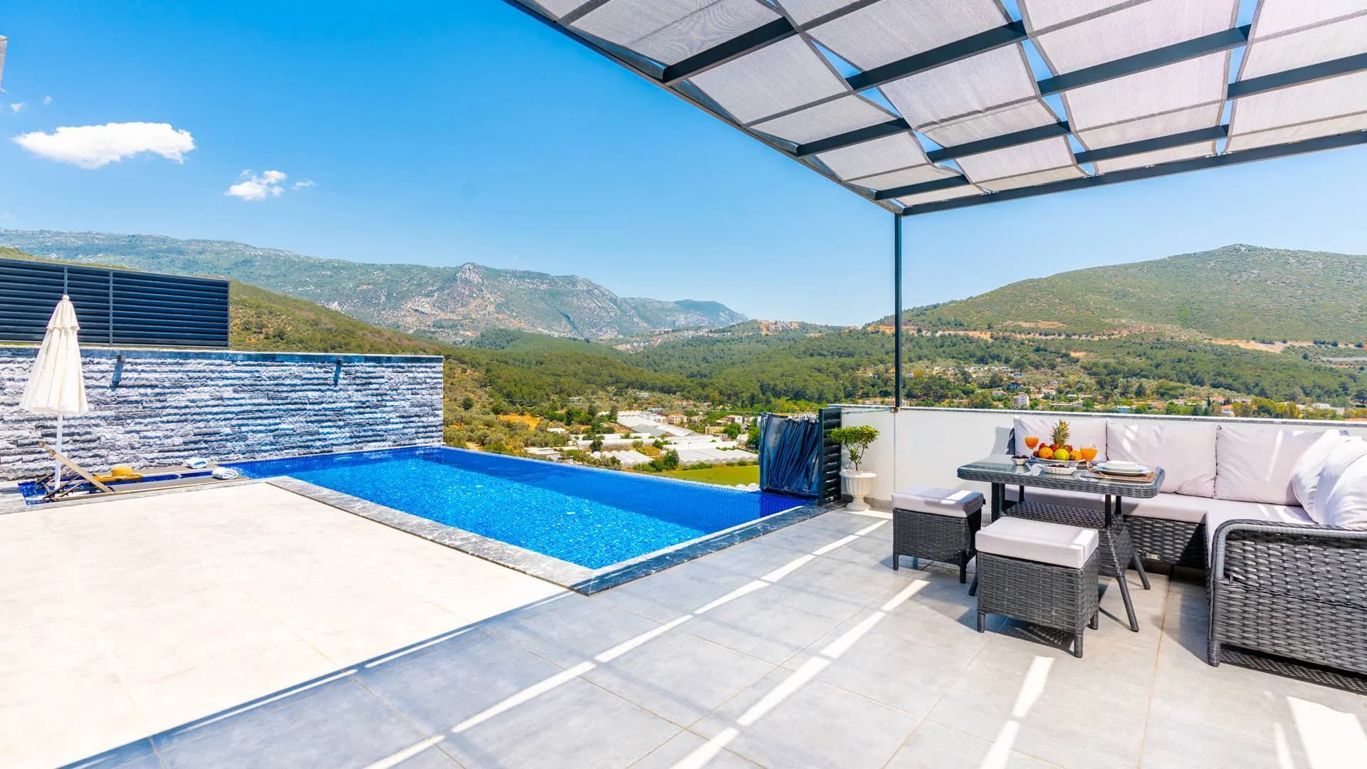 Kalkan Yeşilköy'de Doğa ile İç İçe, Özel Havuzlu, Lüks Kiralık Villa görsel 3