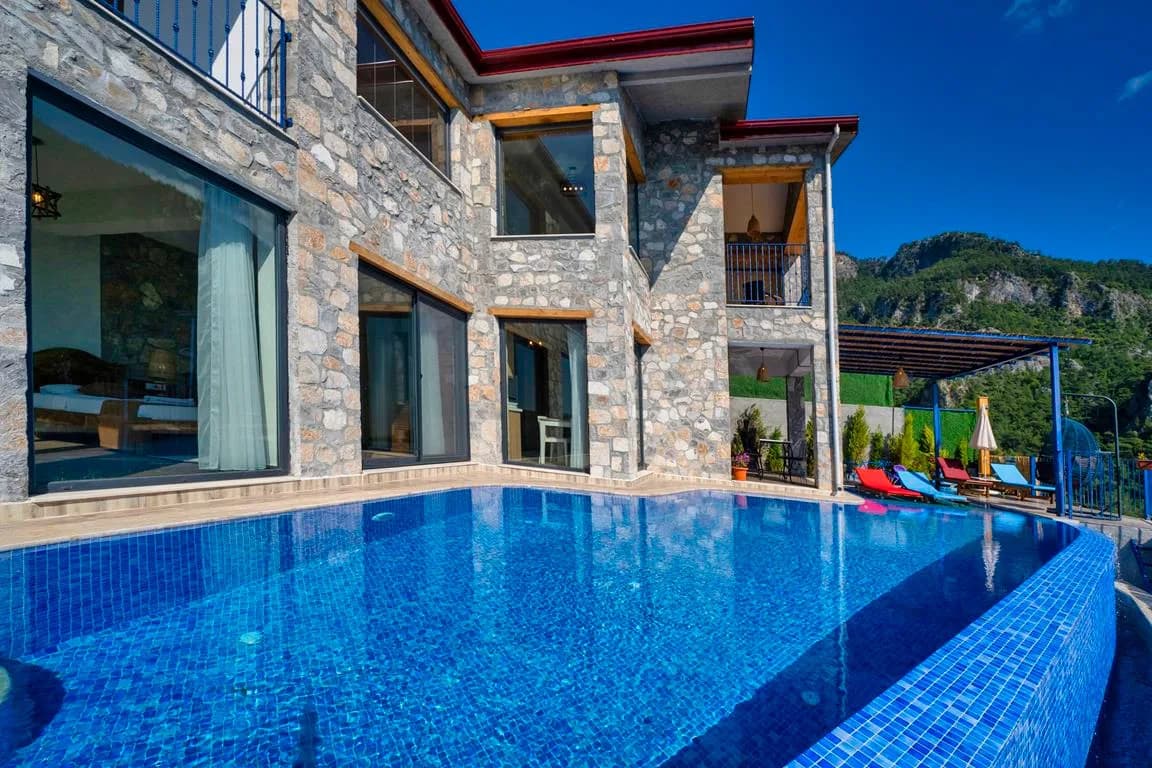 Fethiye Karaağaç'ta Deniz ve Doğa Manzaralı, Özel Havuzlu, Lüks Villa görsel 1
