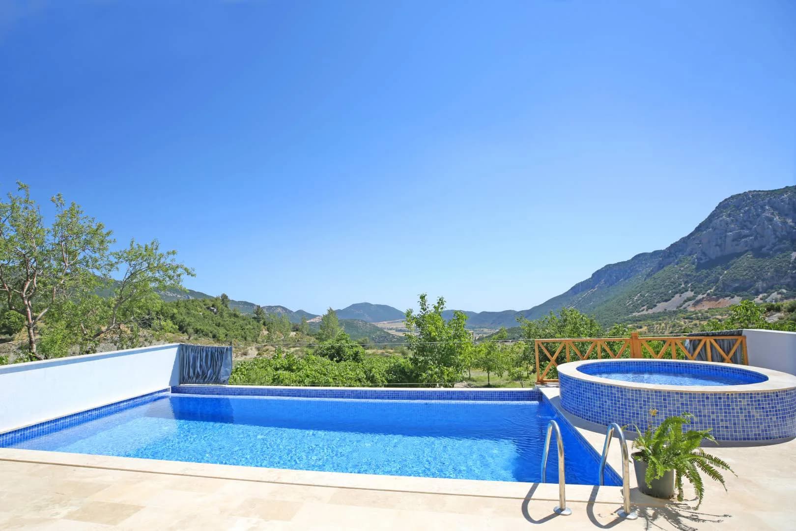 Kalkan İkizce'de Muhteşem Dağ Manzaralı, Özel Havuzlu, Şık Villa görsel 3