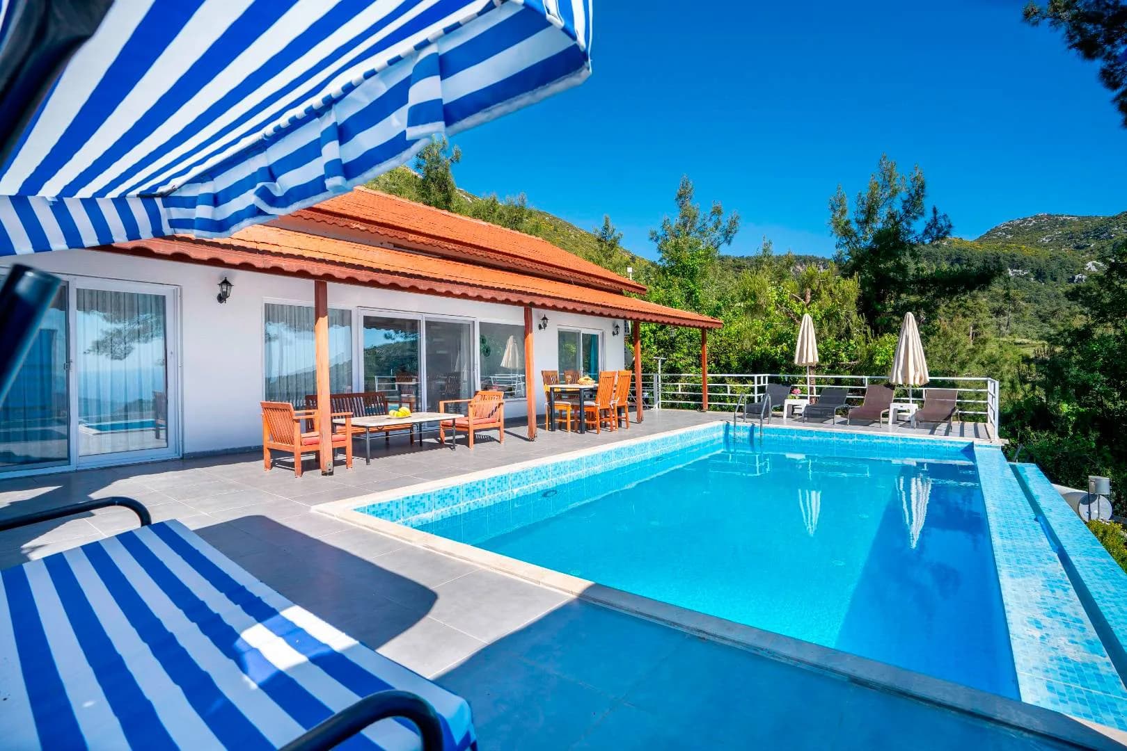 Kaş İslamlar'da Muhteşem Orman Manzaralı, Özel Havuzlu, Kiralık Villa görsel 2