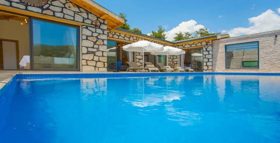Kaş İslamlar'da Geniş Bahçeli, Özel Havuzlu, Jakuzili, Modern Villa görsel 1