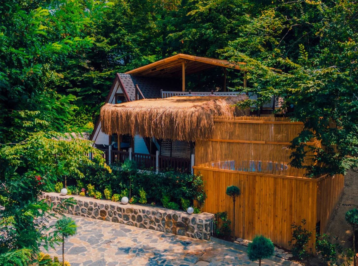 Nailiye'da Muhteşem Doğada, Isıtmalı Özel Havuzlu, Konforlu Bungalov görsel 3