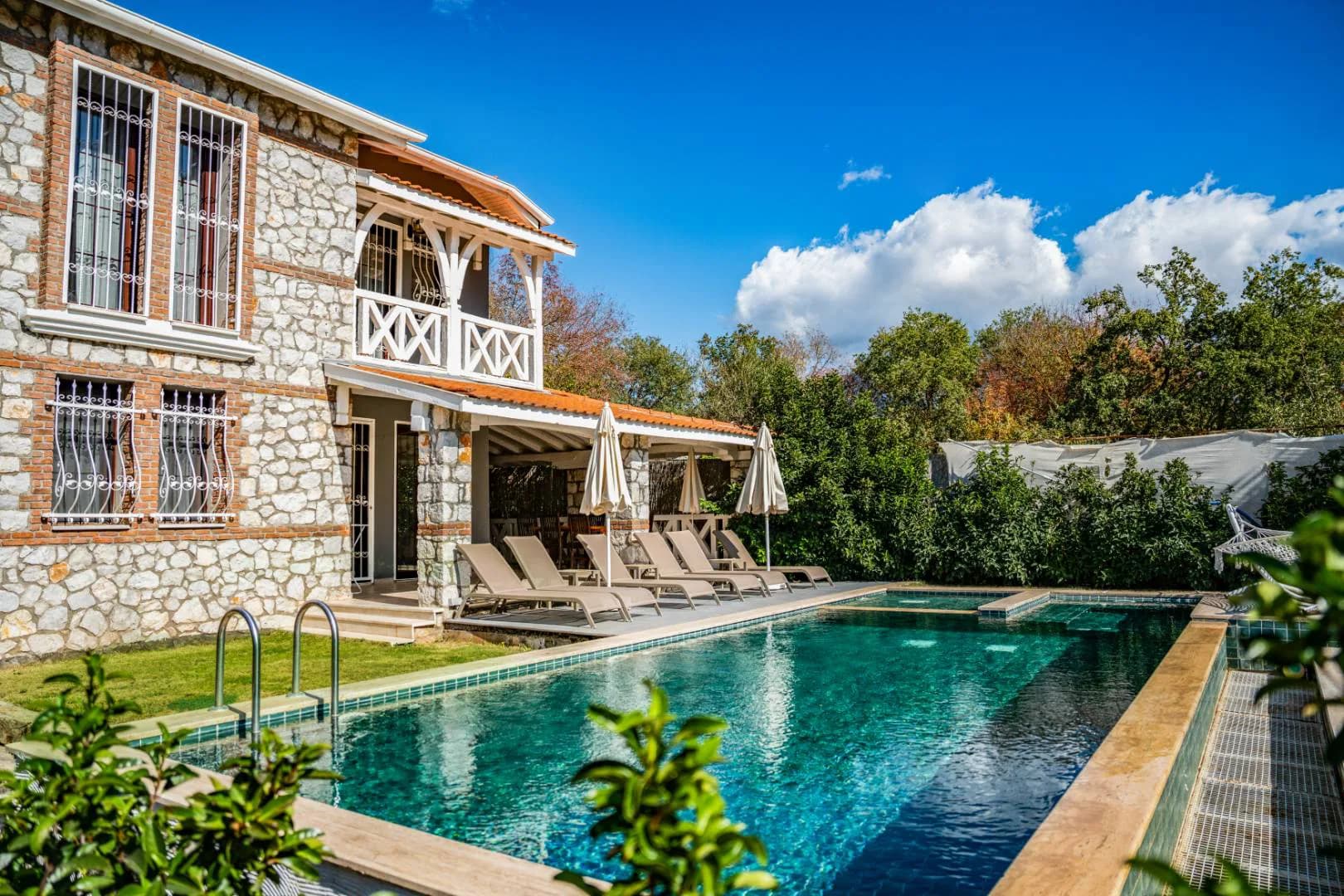 Fethiye Kayaköy'de Geniş Bahçe İçerisinde, Özel Havuzlu, Taş Villa görsel 1