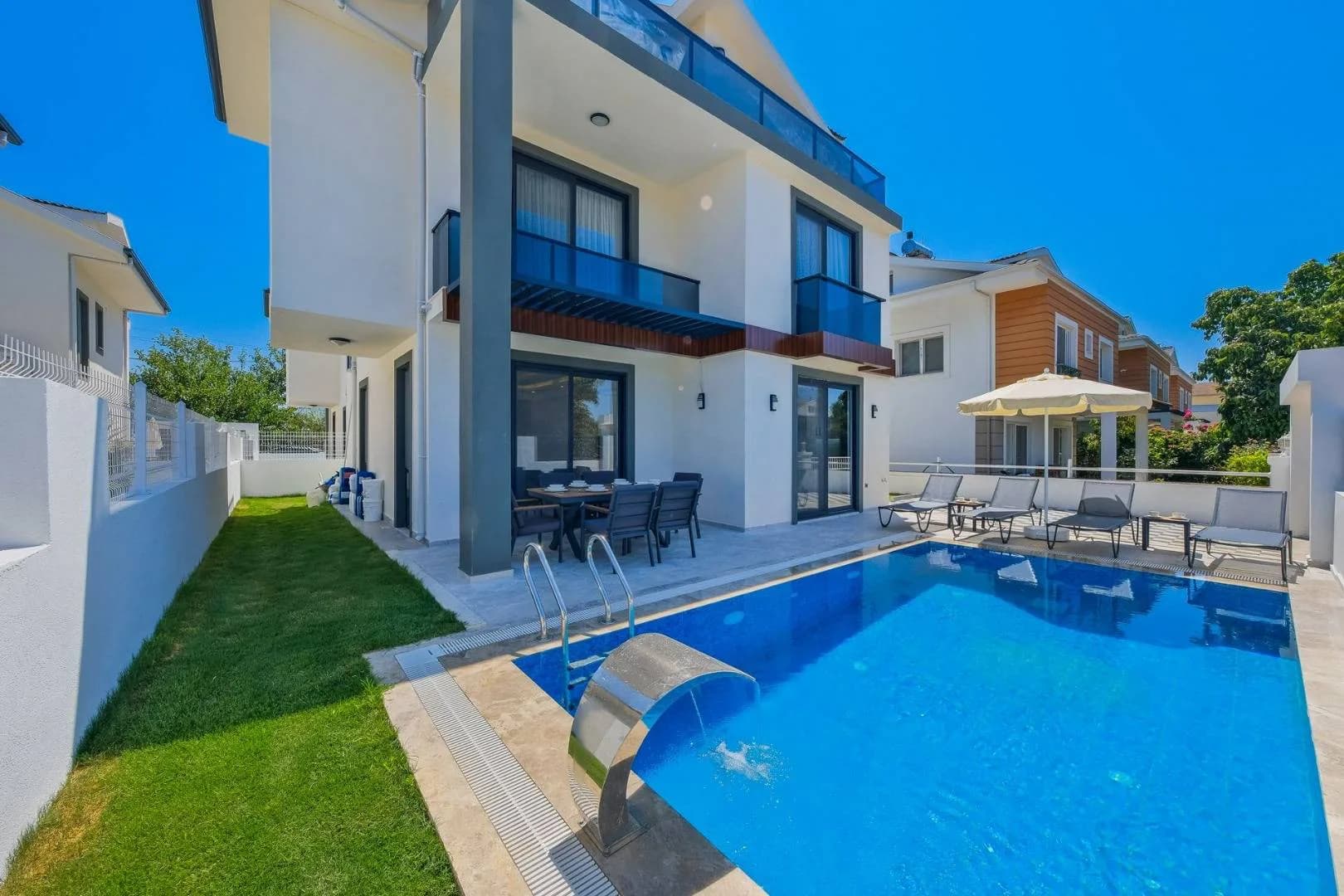 Fethiye'de Merkeze Yakın Konumda, Özel Havuzlu, Konforlu Villa görsel 1