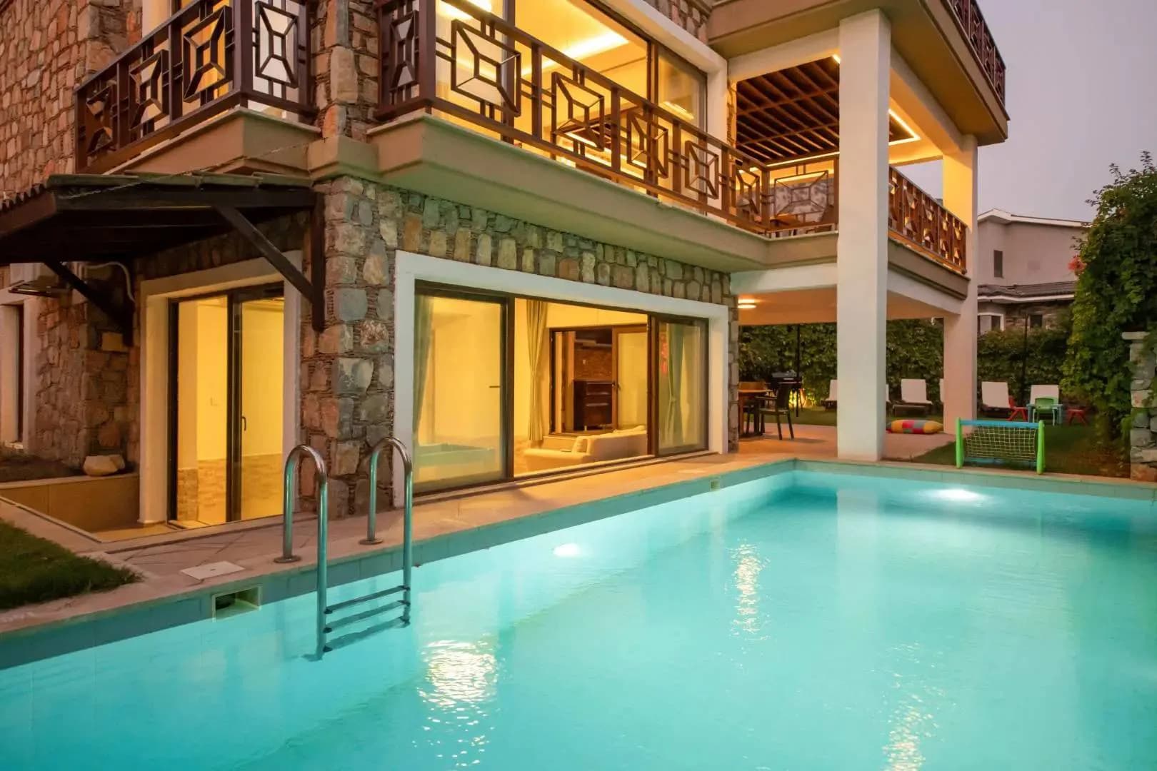 Fethiye Göcek'te Merkeze Yakın, Özel Havuzlu, Bahçeli Villa görsel 3