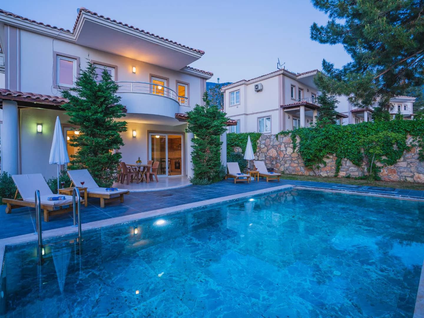 Fethiye Ölüdeniz'de Ferah Bahçe İçerisinde, Özel Havuzlu, 3+1 Villa görsel 2