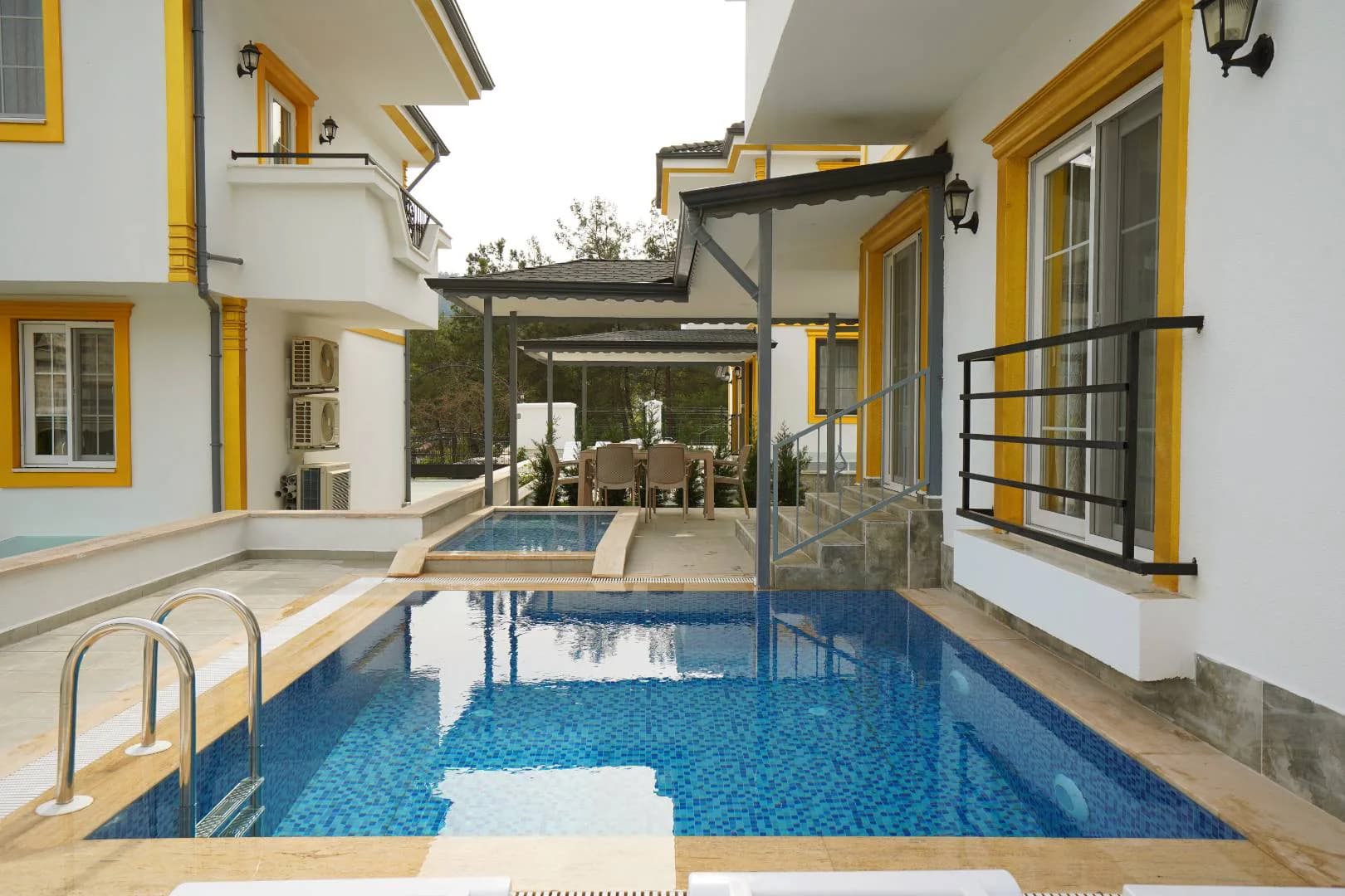 Marmaris Çetibeli'nde Sakin Konumda, Özel Havuzlu, 6 Kişilik Villa görsel 2