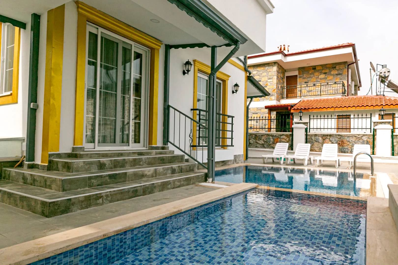 Marmaris Çetibeli'nde Sakin Konumda, Özel Havuzlu, 6 Kişilik Villa görsel 3