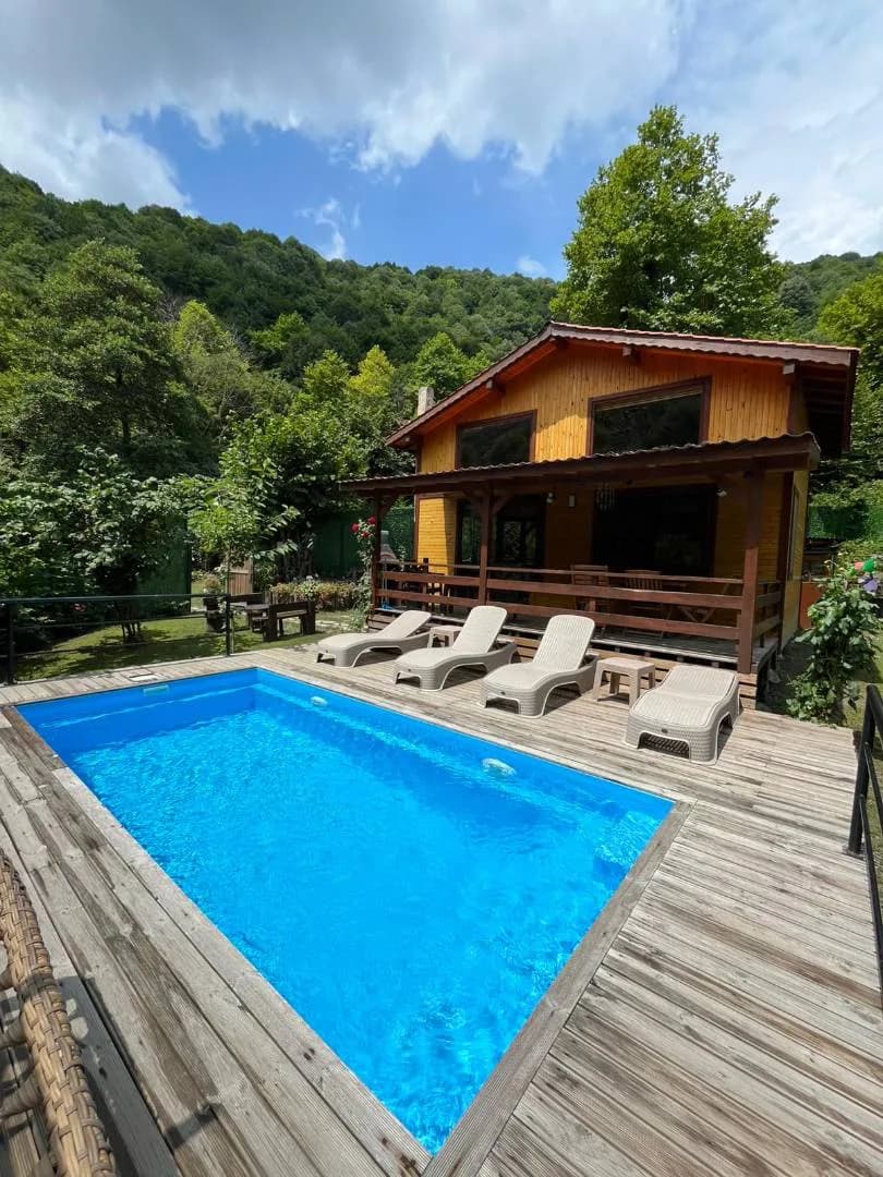 Memnuniye'de Muhteşem Doğa İçerisinde, Isıtmalı Havuzlu, Kiralık Bungalov görsel 1