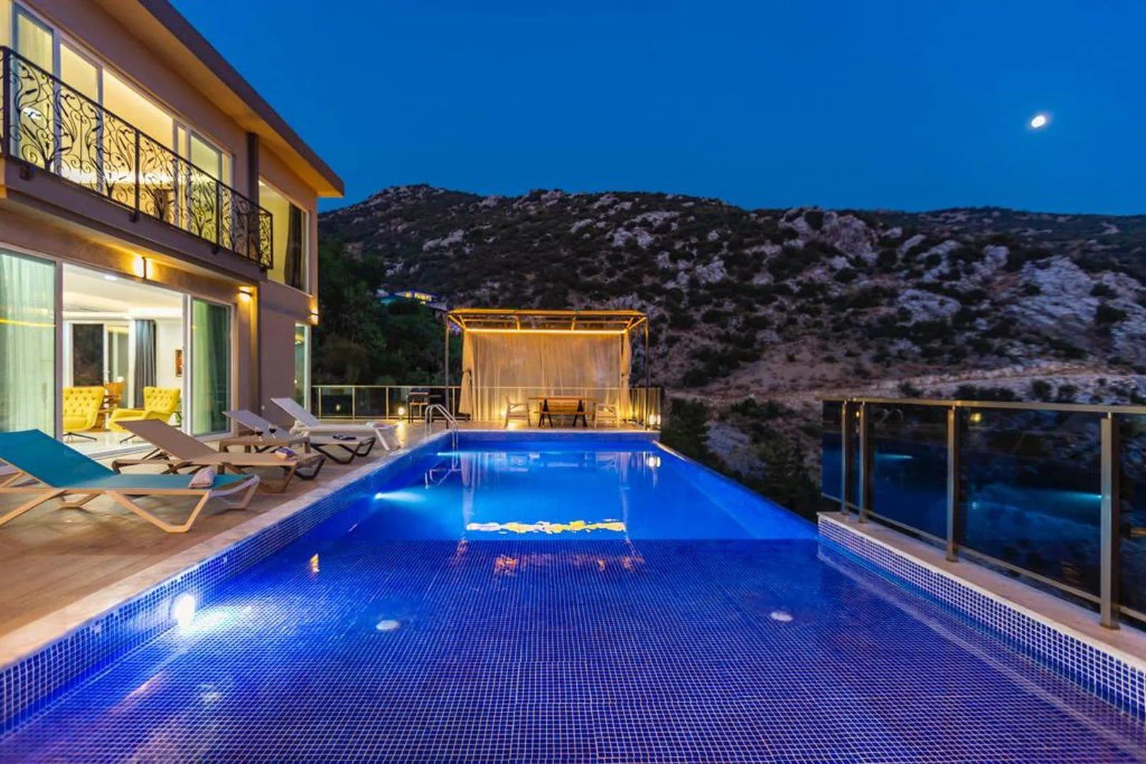Kaş İslamlar'da Doğayla İç İçe, Sonsuzluk Havuzlu, Lüks Villa görsel 3