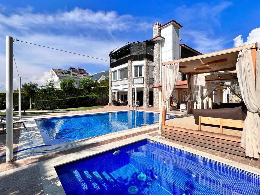 Fethiye Ölüdeniz'de Nefes Kesen Doğada, Özel Havuzlu, Konforlu Villa görsel 3