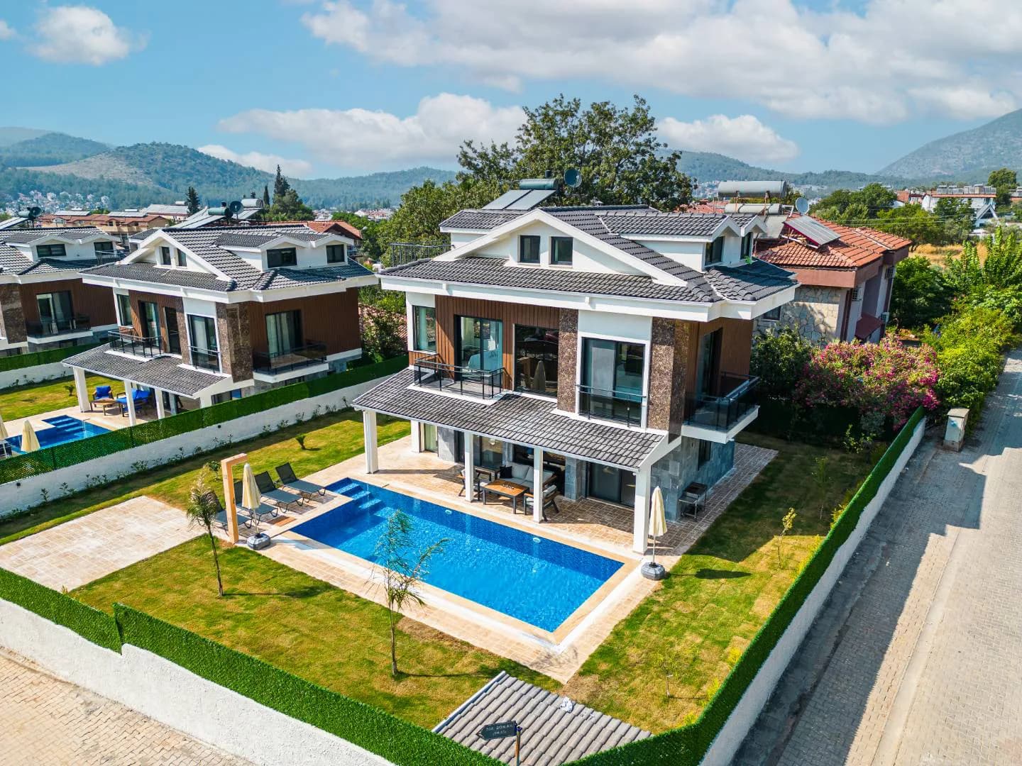 Fethiye Ölüdeniz'de Geniş Bahçe İçerisinde, Özel Havuzlu, 4+1 Villa görsel 1