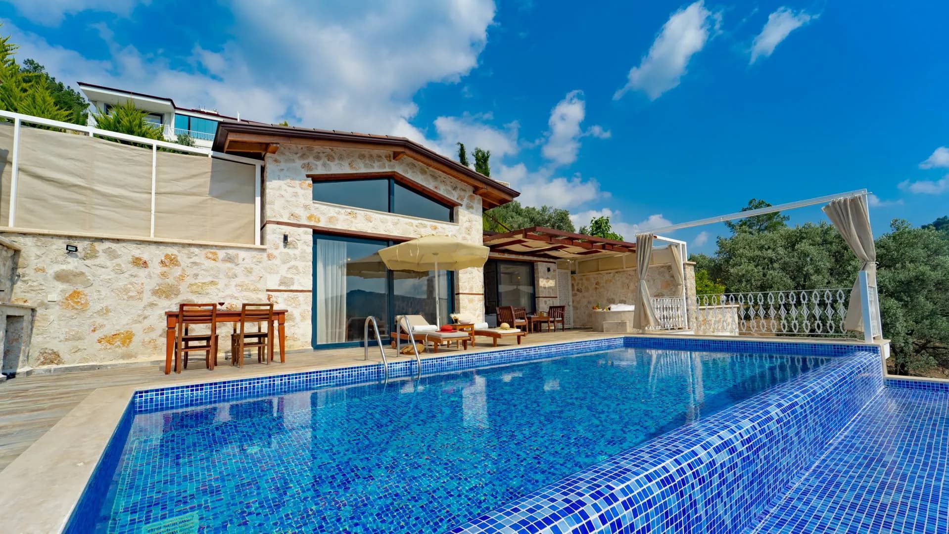 Kaş Üzümlü'de Panoramik Doğa Manzaralı, Özel Havuzlu, Konforlu Villa görsel 2