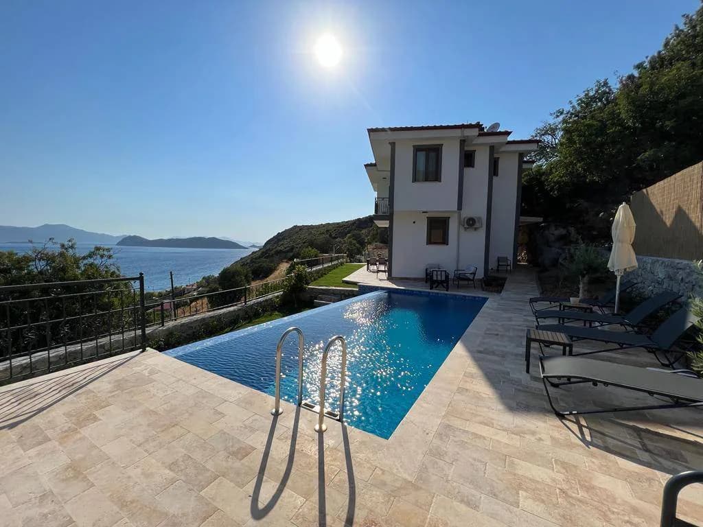 Marmaris Söğüt'te Enfes Manzaralı, Özel Havuzlu, Kiralık Villa görsel 2
