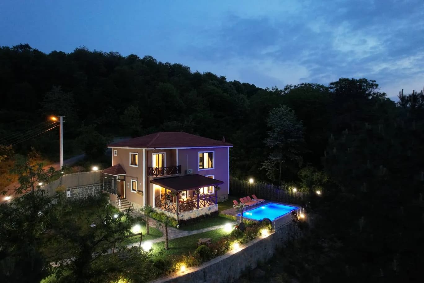 Sapanca Kuruçeşme'de Doğa Manzaralı, Isıtmalı Havuzlu, Lüks Villa görsel 2