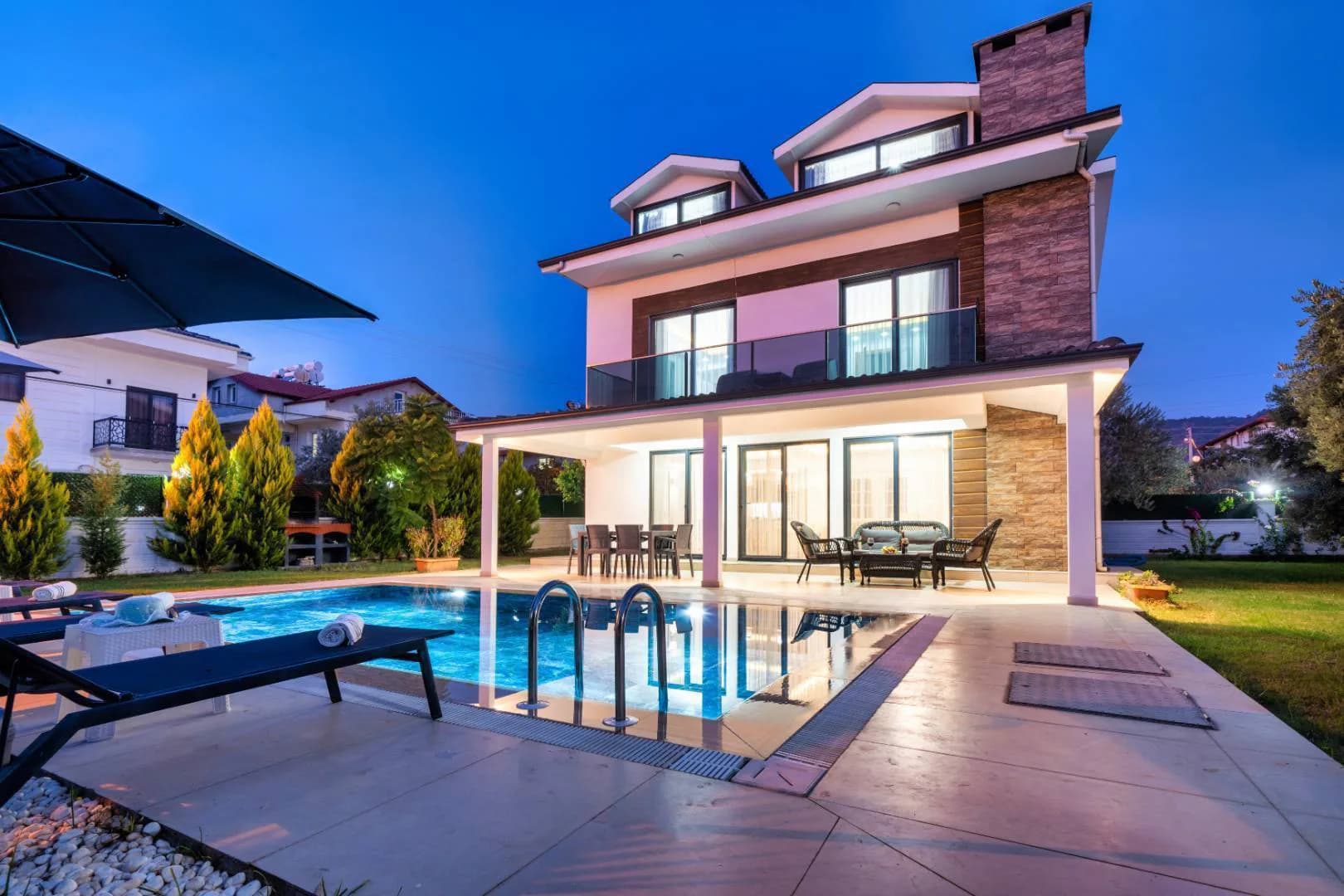 Fethiye Çiftlik'te Kalabalık Ailelere Uygun, Özel Havuzlu, 4+1 Villa görsel 1