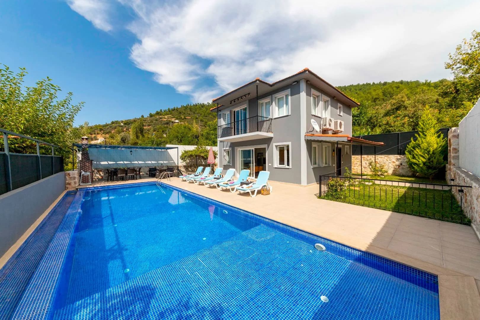 Kaş Üzümlü'de Huzurlu Doğada, Özel Havuzlu, Eşsiz Villa görsel 1