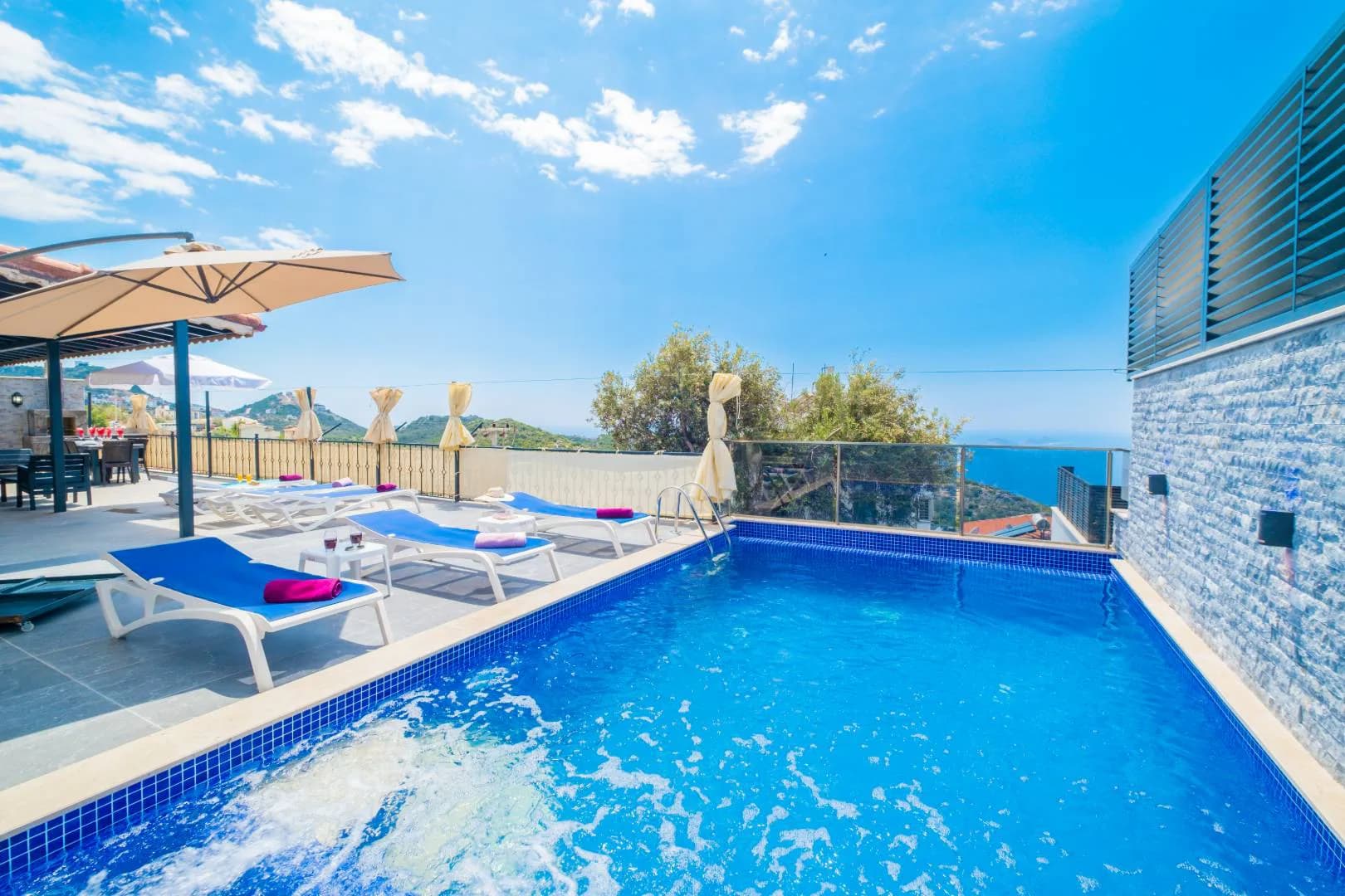 Kalkan Kördere'de Geniş Ailelere Uygun, Özel Havuzlu, Olanaklı Villa görsel 3
