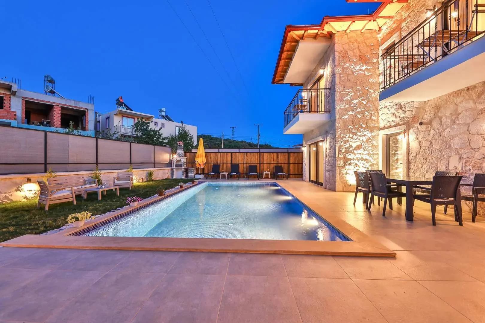 Kaş Andifli'de Geniş Bahçeli, Özel Havuzlu, Konforlu Villa görsel 3