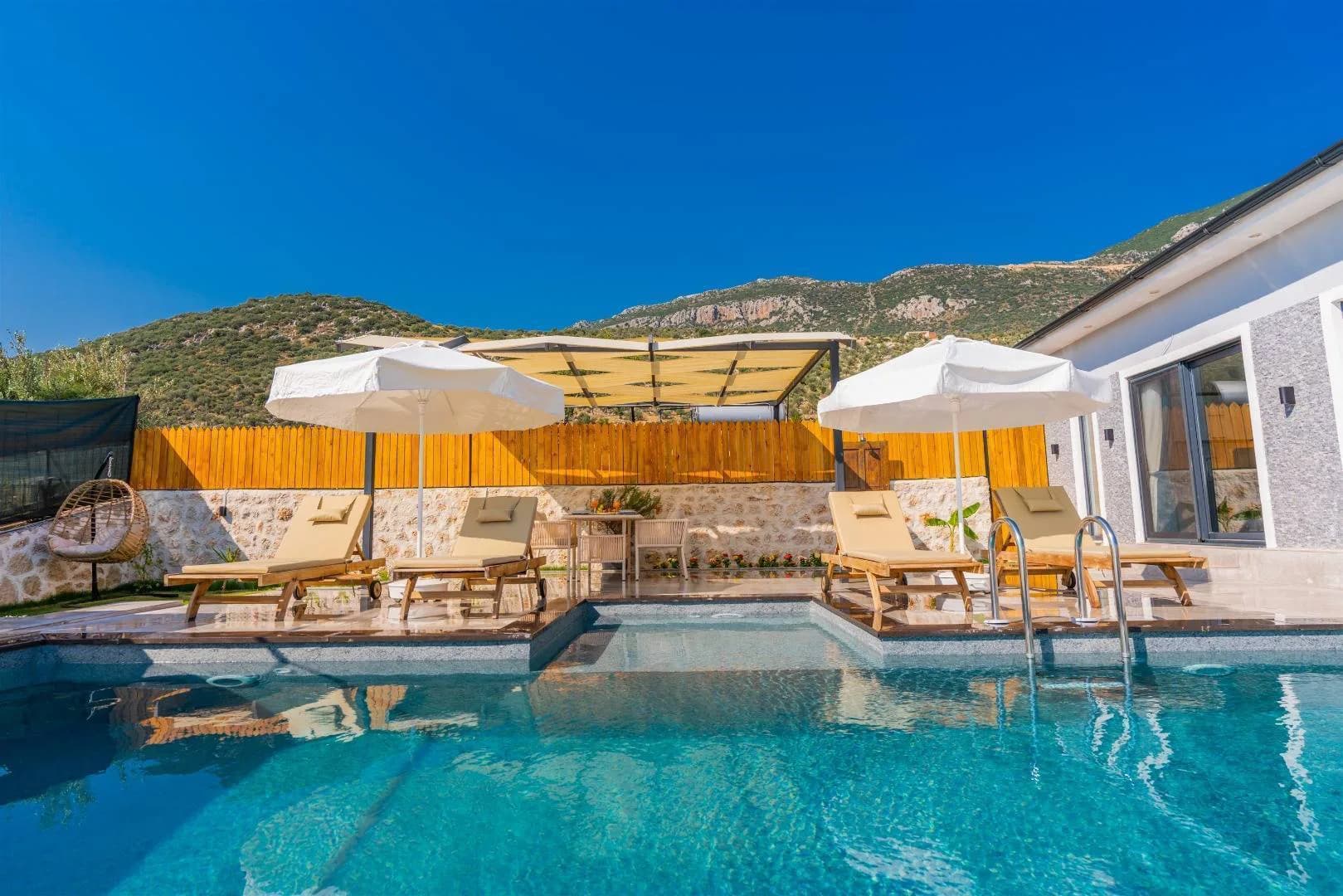 Kaş Bezirgan'da Konforlu Tasarımlı, Özel Havuzlu, 2+1 Villa görsel 2
