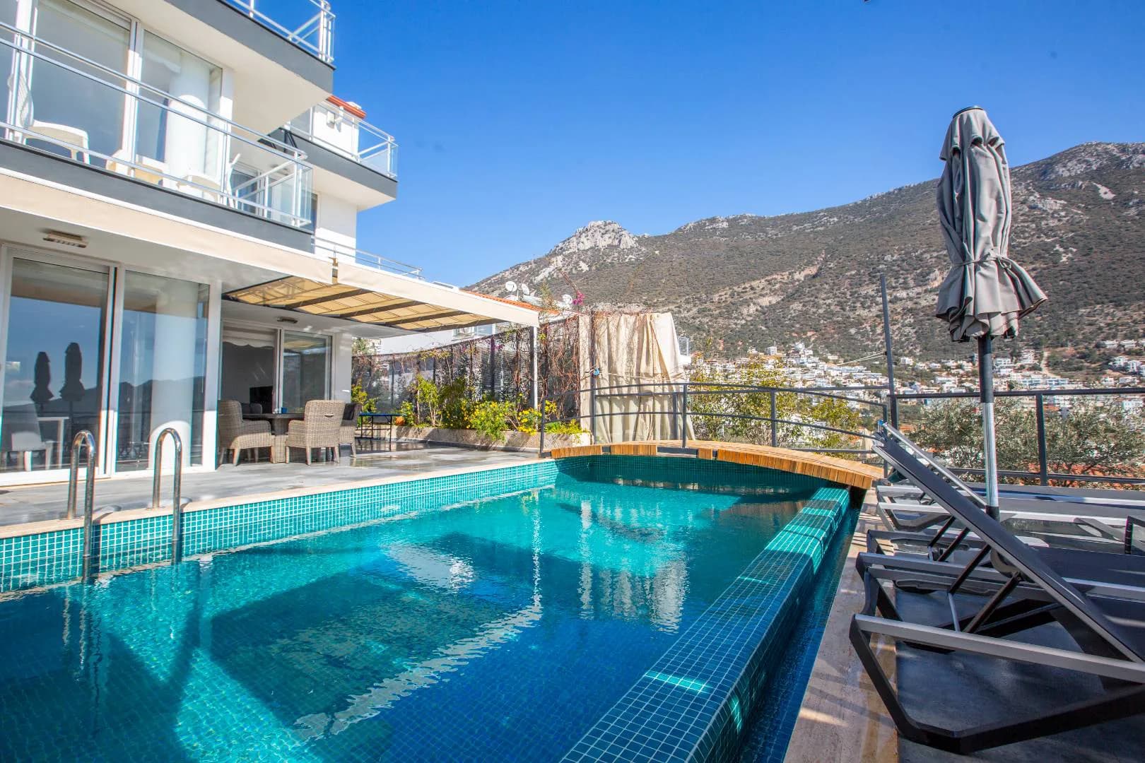 Kaş Kalkan'da Merkezi Konumda, Özel Havuzlu, Modern Villa görsel 3